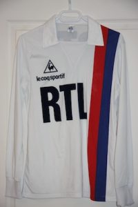 Maillot domicile 1982-83, version hiver (collection MaillotsPSG)