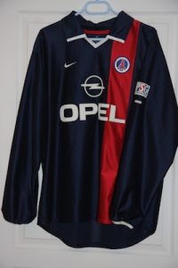 Maillot domicile 2001-02 (collection http://maillotspsg.wordpress.com)