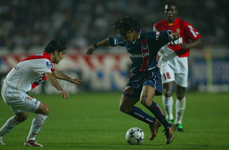 Ronaldinho balle au pied