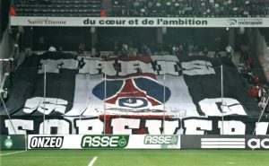 Les fans parisiens à Geoffroy-Guichard (Mouvement Ultra)