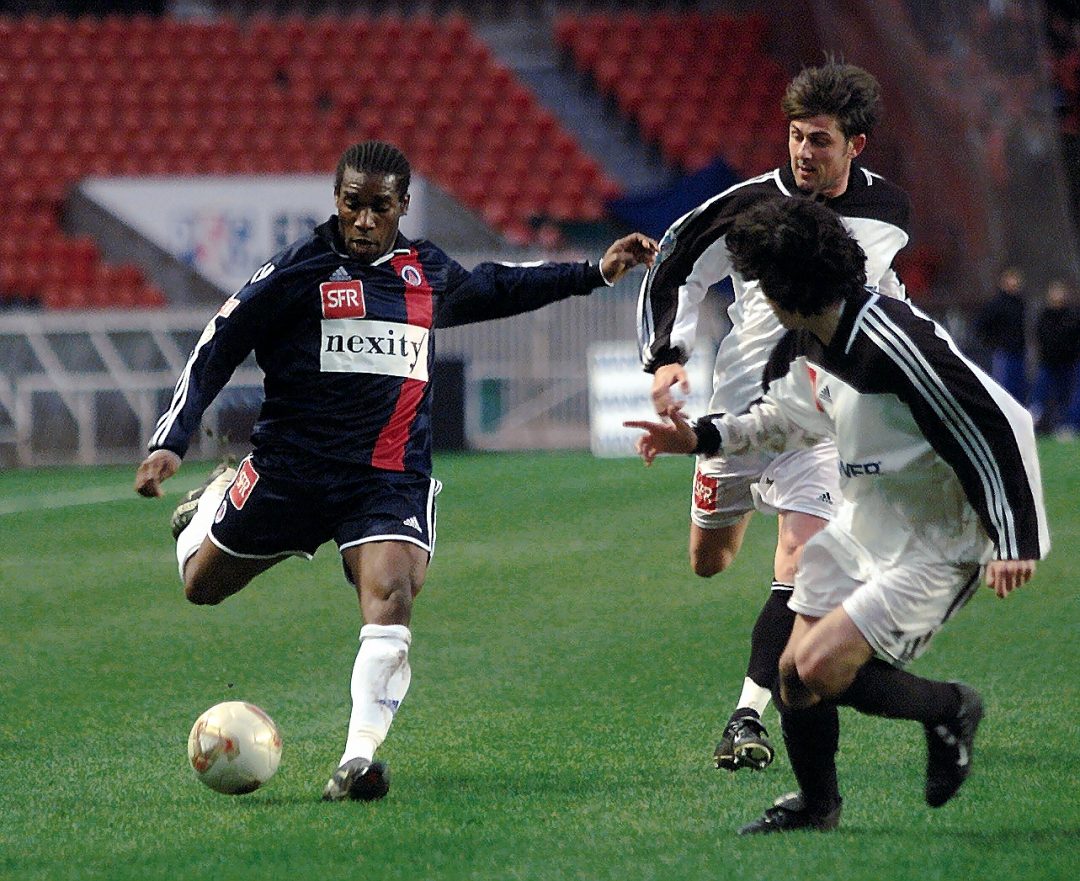 L'Équipe Du 11 Mai 2002 - Finale Coupe De France Bastia-Lorient / Agassi - Édition Originale