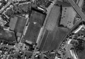 Vue aérienne du stade Fred-Aubert en 1973