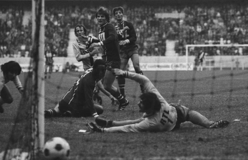 7879_ParisFC_PSG_butAlberto