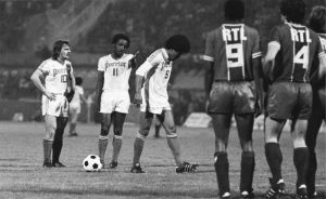 François M'Pelé et Jacques Novi font face à Bereta, Paulo Cesar et Jairzinho